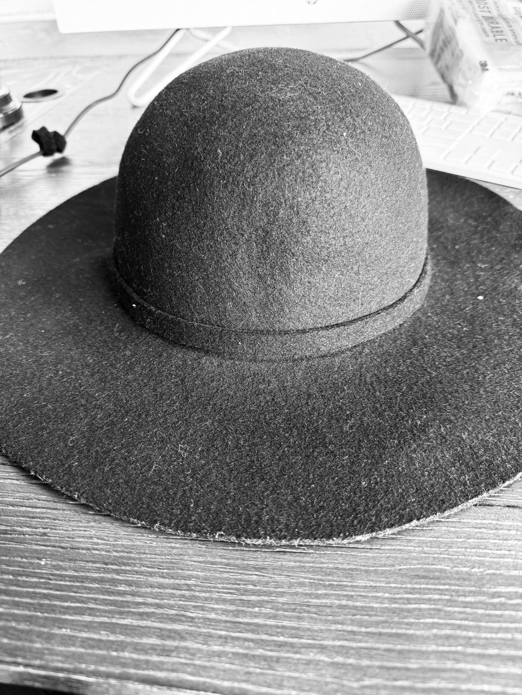 hat black